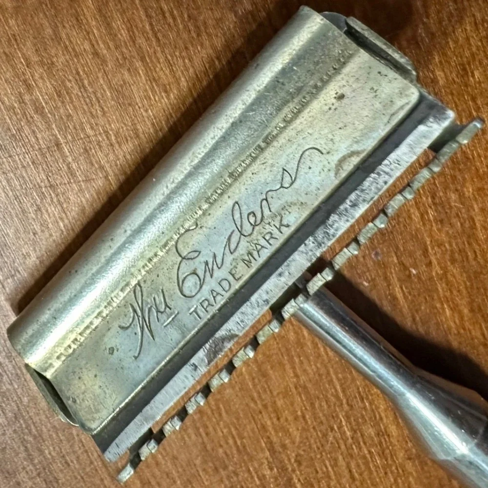 Vintage Wm Enders Safety Razor‎ Trademark w Case Enders Speed Razor